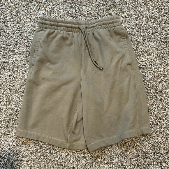 DSG Army Green Shorts - Picture 1 of 3